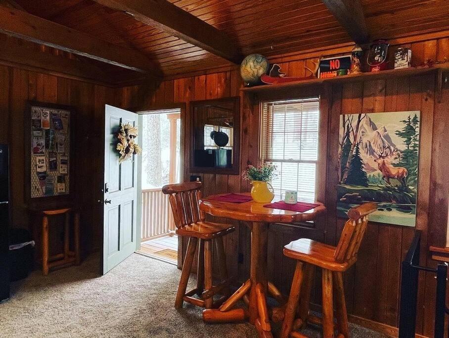 יוריקה ספרינגס Eagle Crest Cabin, White River View With Hottub מראה חיצוני תמונה