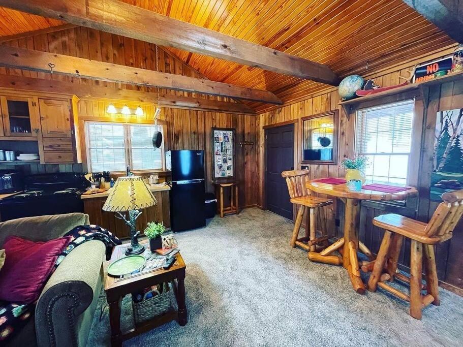 יוריקה ספרינגס Eagle Crest Cabin, White River View With Hottub מראה חיצוני תמונה